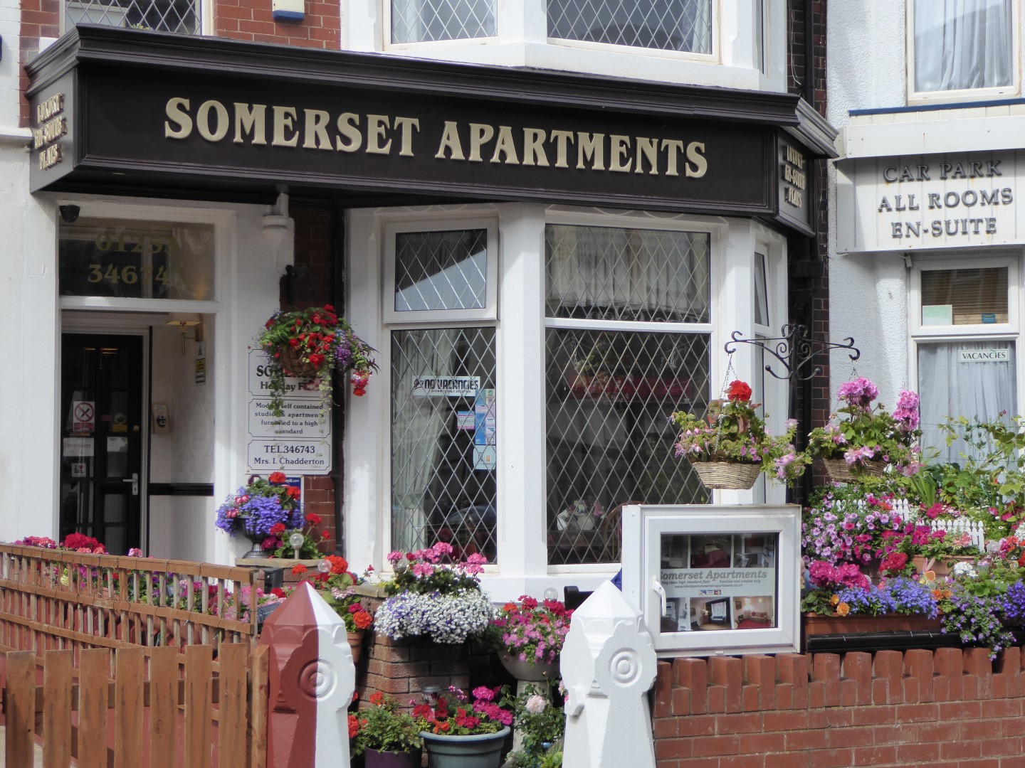 P1010522 Somerset Apartments