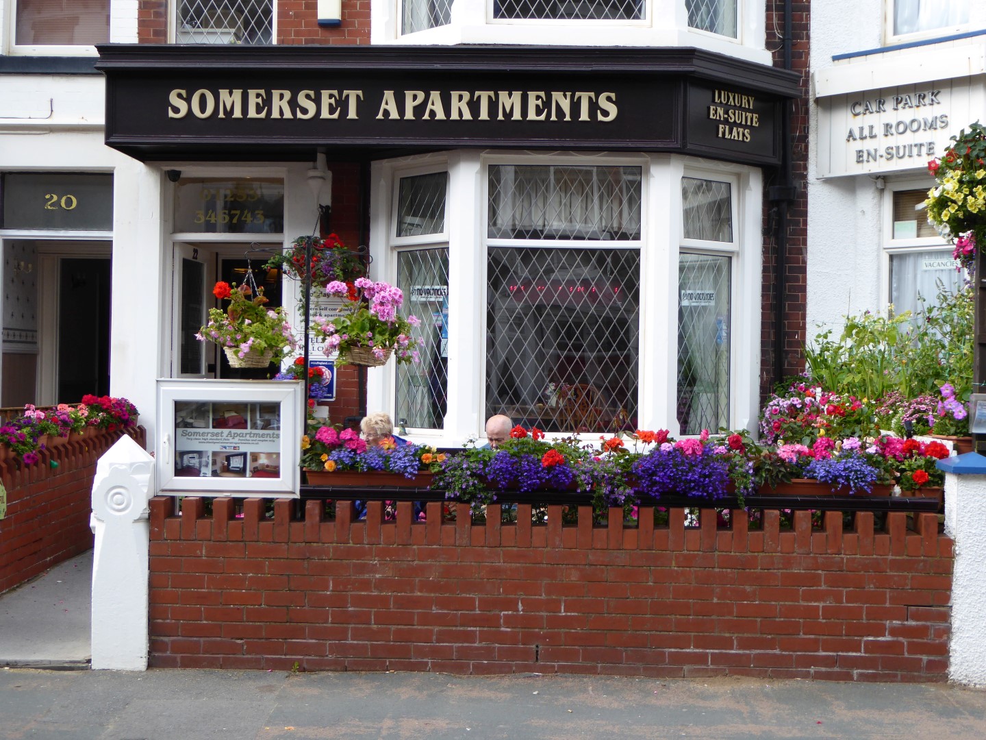 P1010524 Somerset Apartments